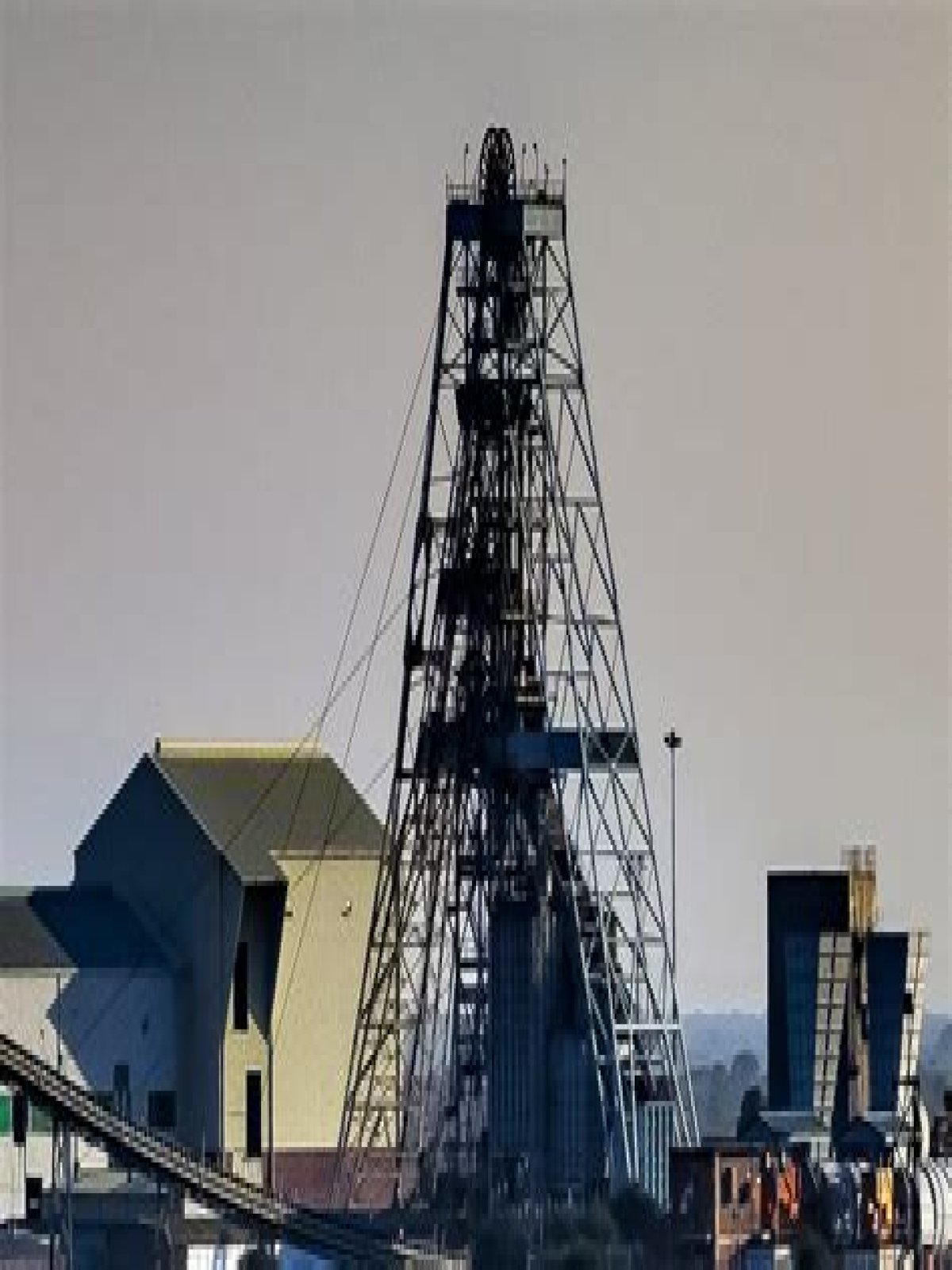 11 People Die, 75 Injured After Elevator Plunges 650 Feet