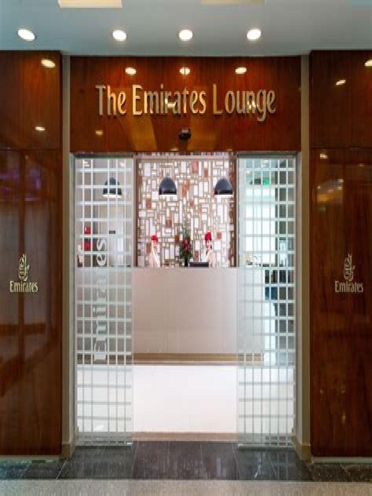 Are Emirates airport lounges open?