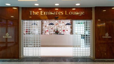 Are Emirates airport lounges open?