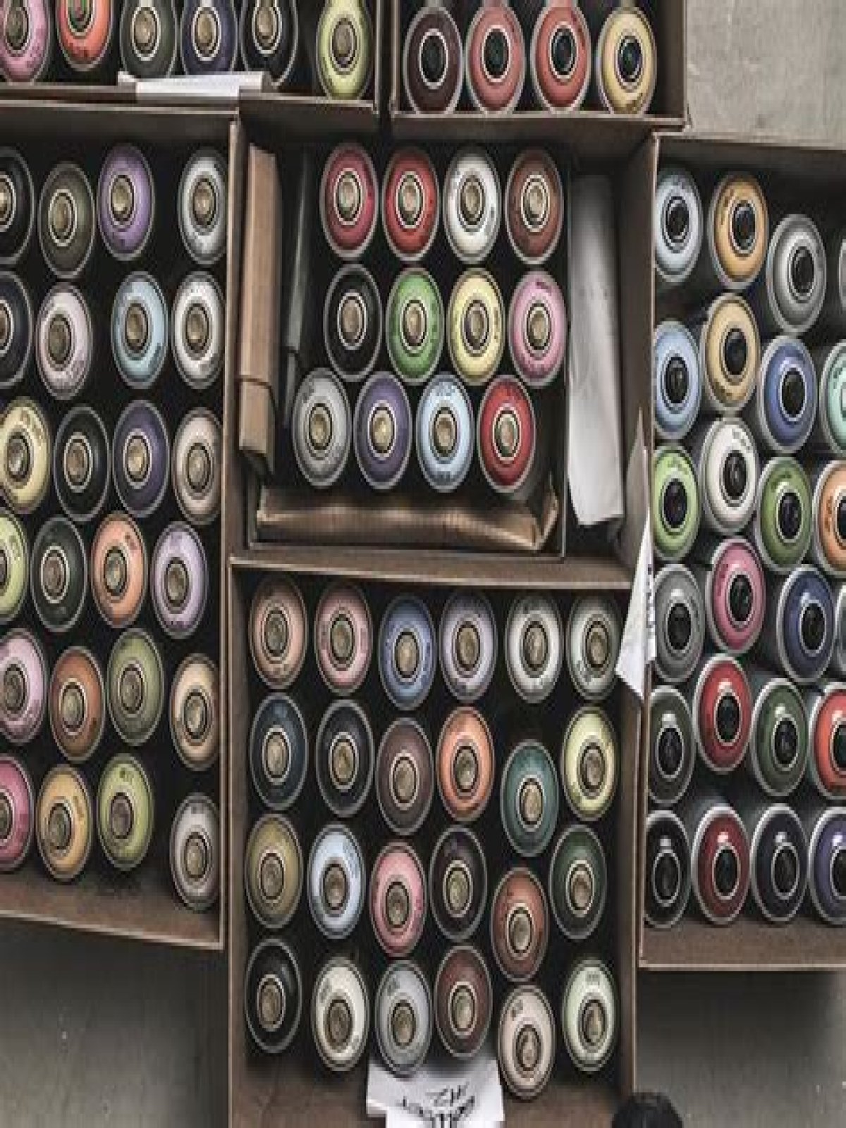 Can you store spray paint in the cold?
