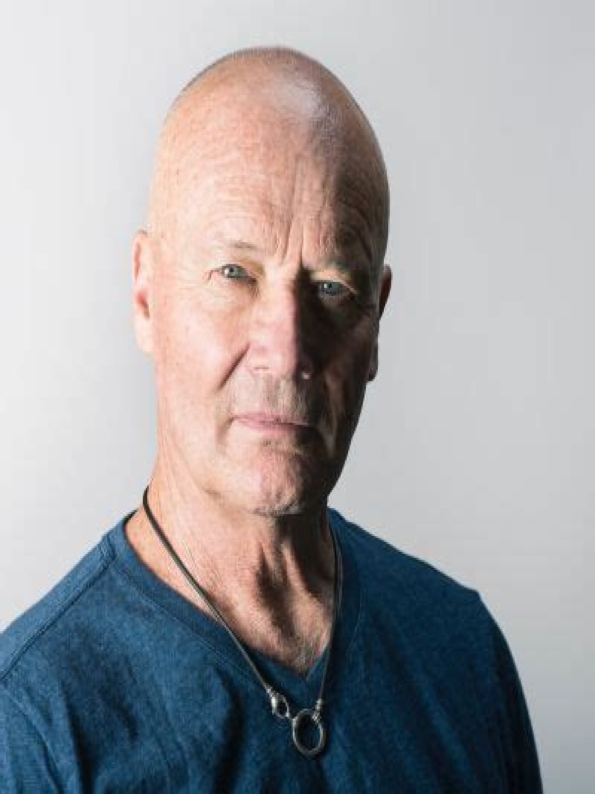 Creed Bratton biografía, edad, altura, esposo, net worth, familia