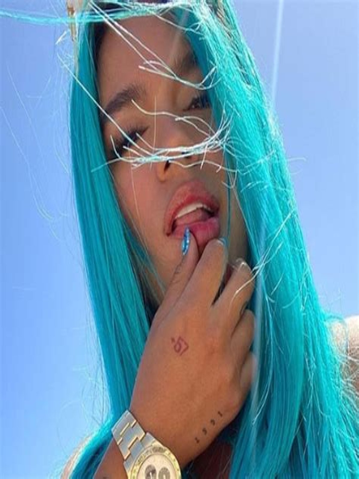 ¿Cuántos tatuajes tiene Karol G? – Celebrity.fm