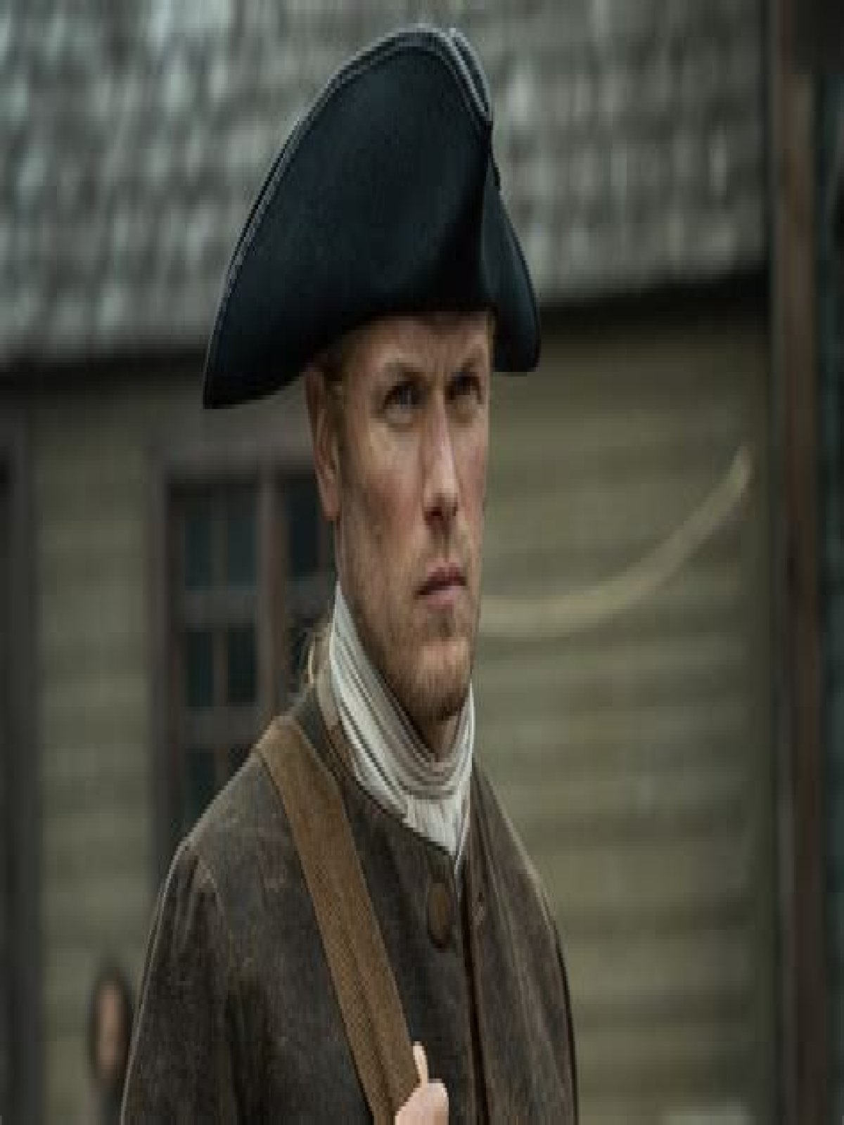 Does Jamie go to the future in Outlander?