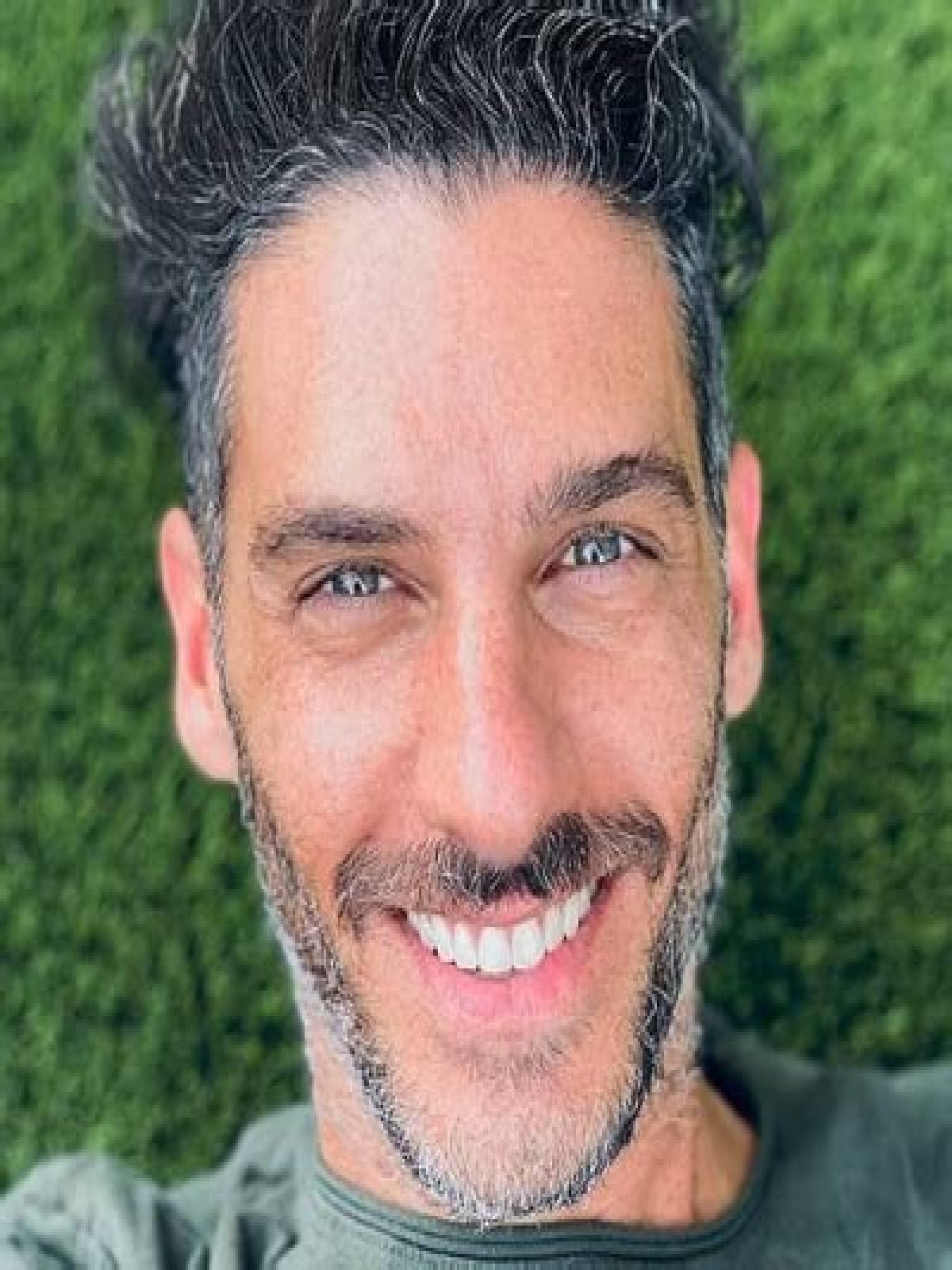 Erick Elias biografía, edad, altura, esposo, net worth, familia