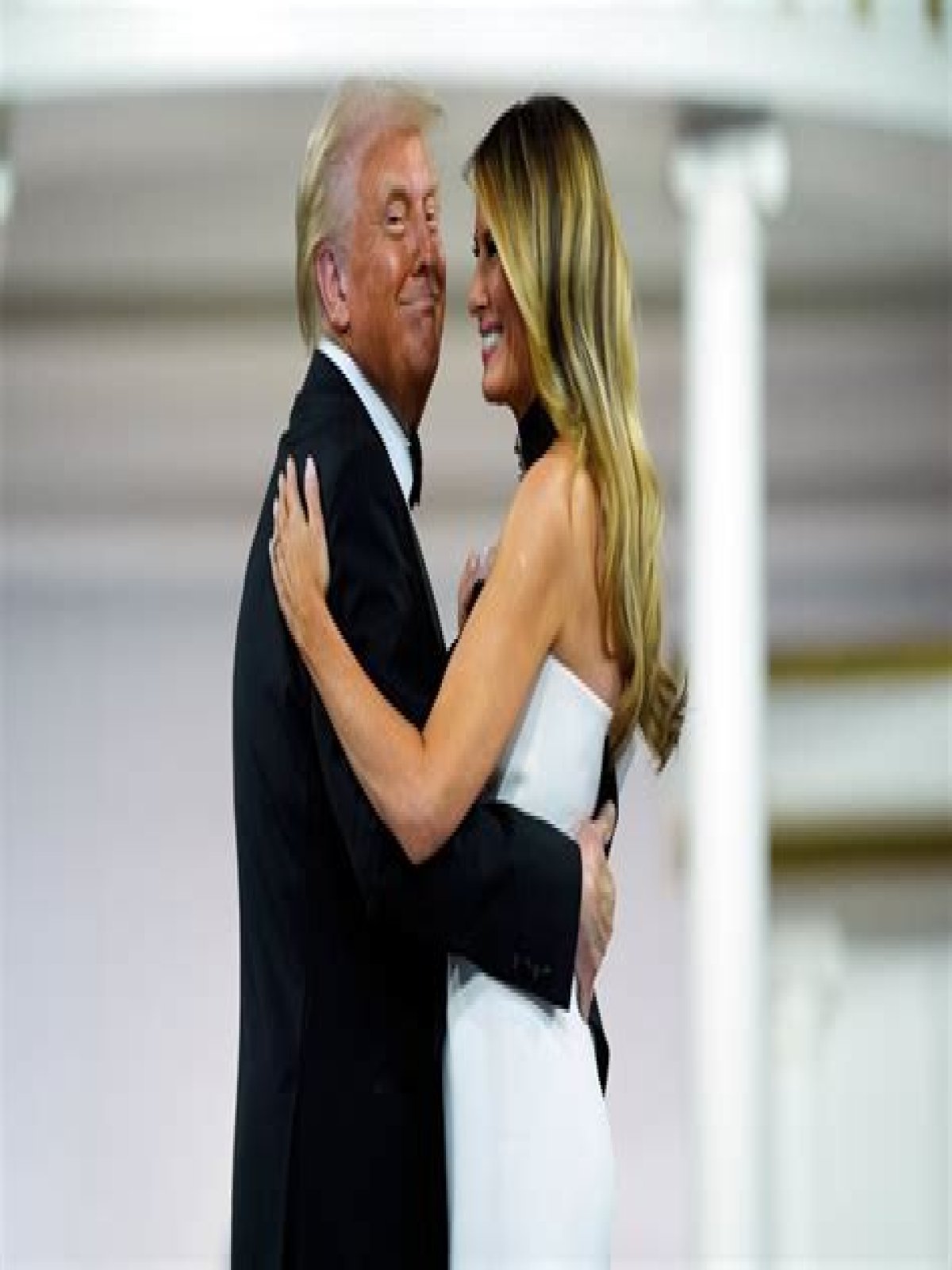 Is Dónal Lunny married? Meet wife Hidebo Itami
