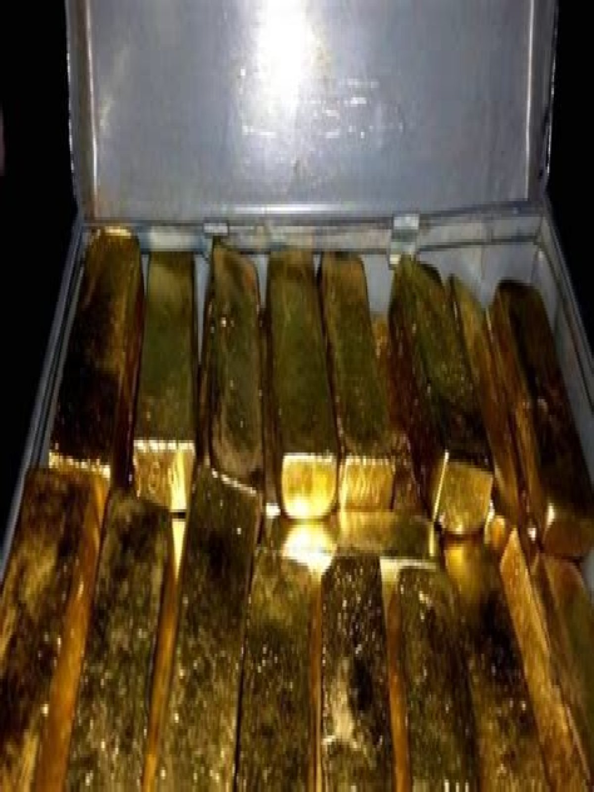 Is it legal to ship gold from Ghana to USA?