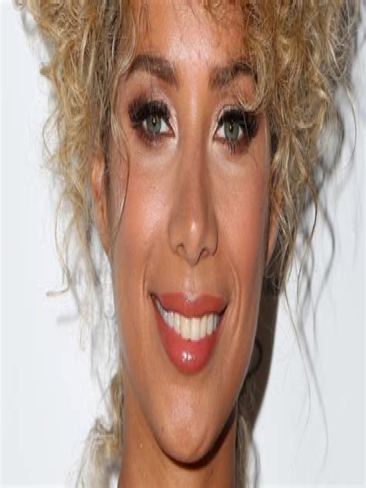 Leona Lewis Ethnicity, Nationality, Race, Family, Body measurements, career