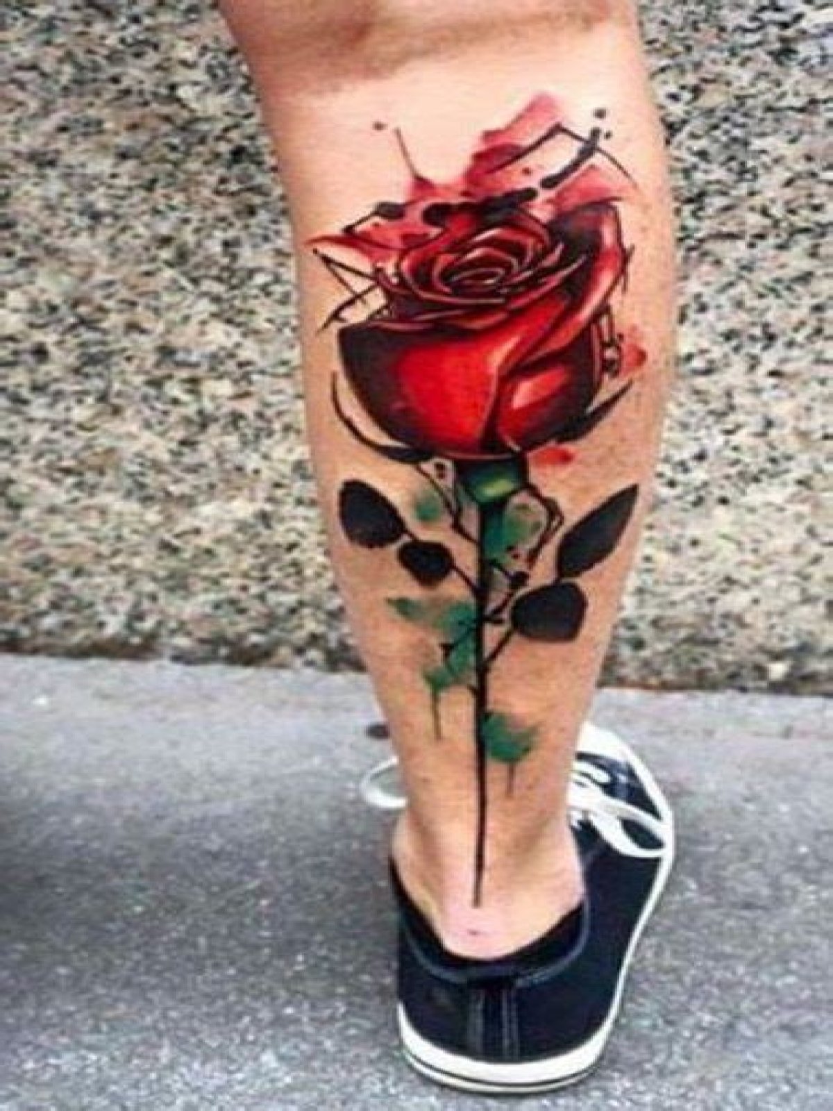 Que significa un tatuaje de rosas rojas?