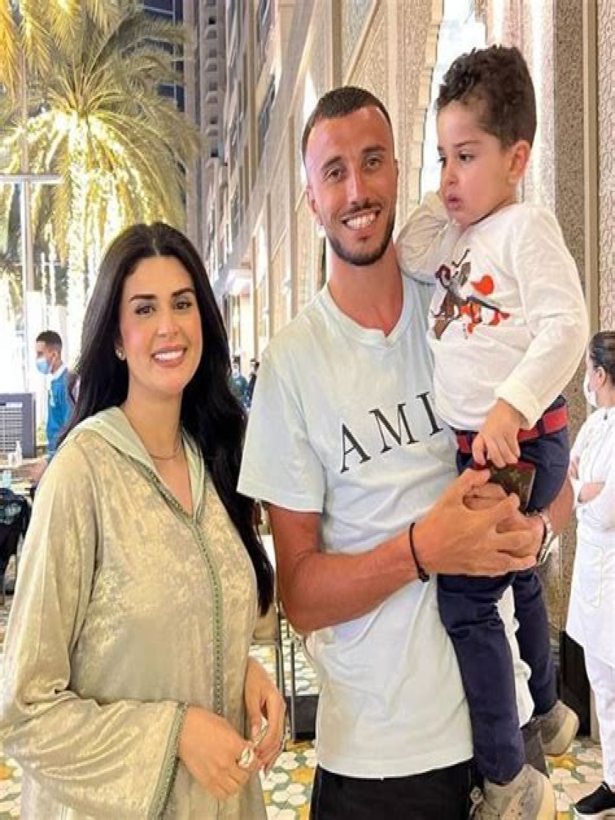 Romain Saïss family, wife, children, parents, siblings